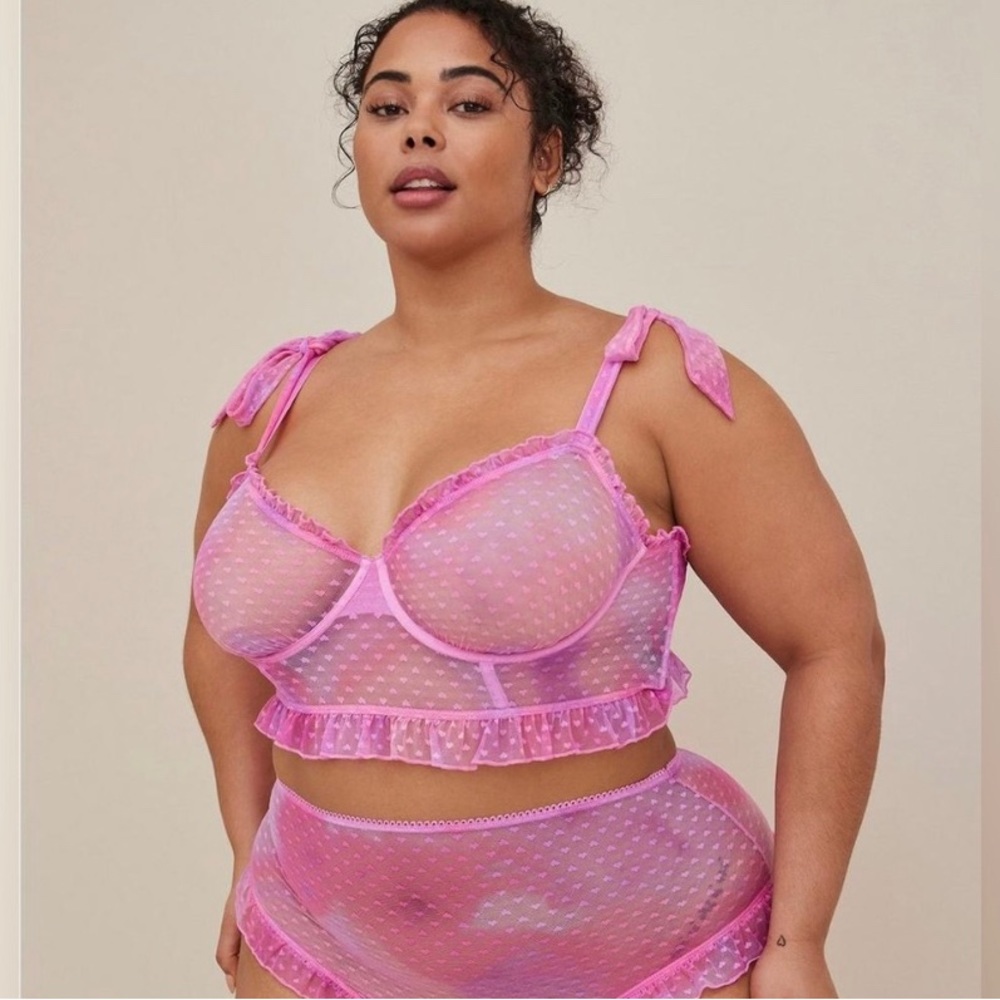 Heart Mesh Ruffle Underwire Bra Torrid Size 4, 4x, 26, D,DD